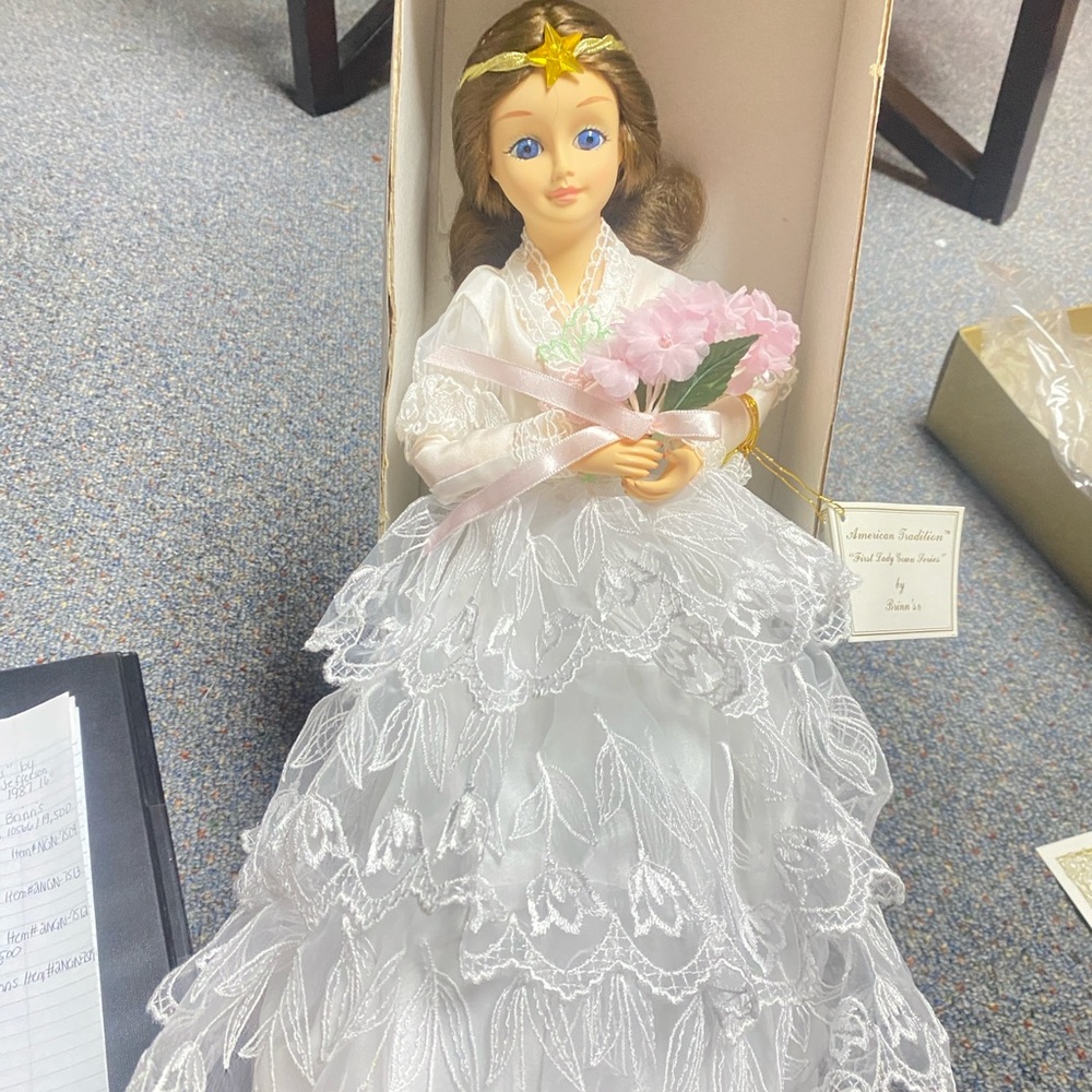 Nib Elegant Doll in White Lace Dress Julia Gordimer Tyler COA 16”